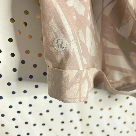 Lululemon Spring Break Away Short *4-way Stretch - Picture 7 of 10